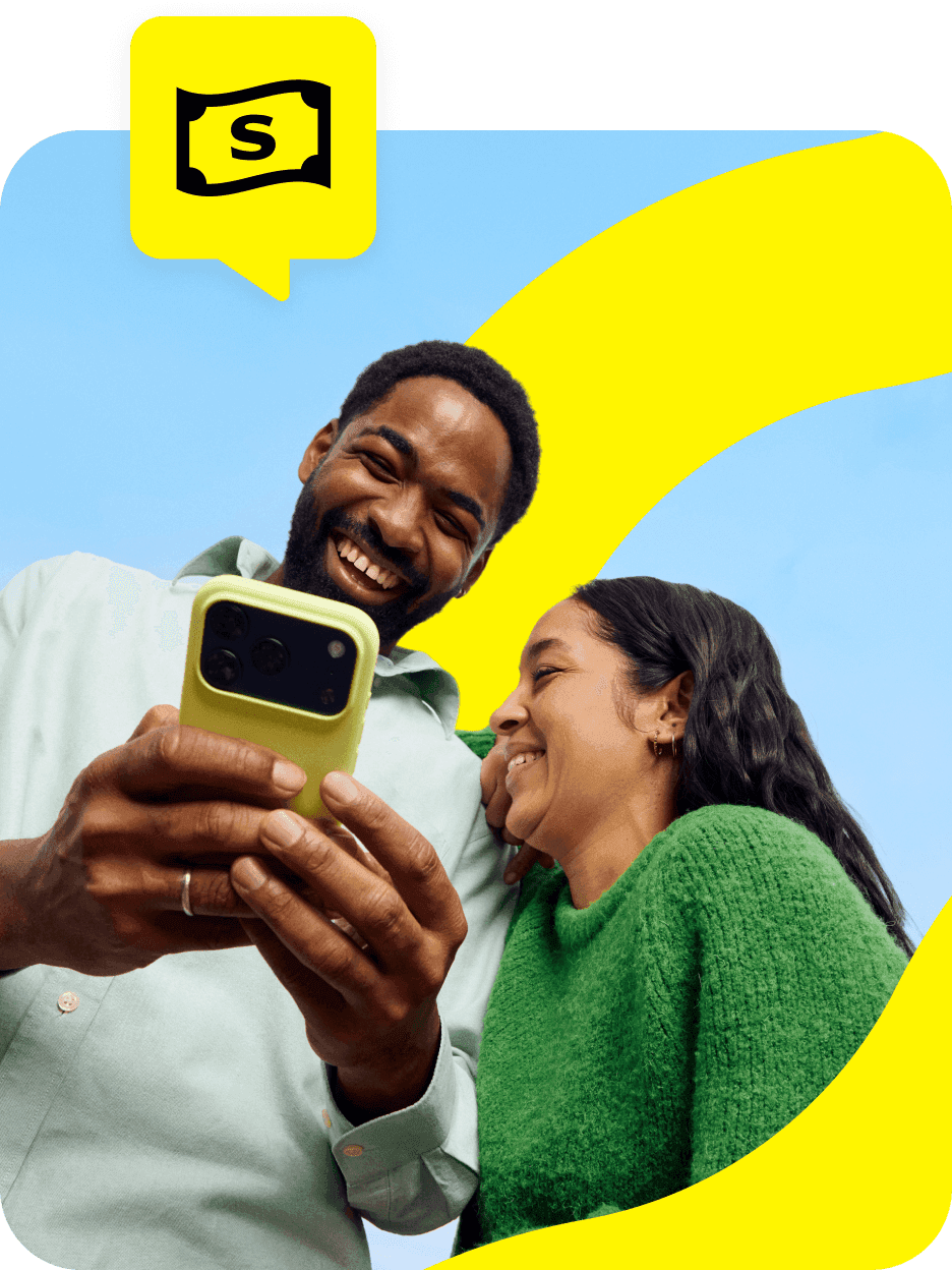 Friends get internet access abroad with a Saily eSIM