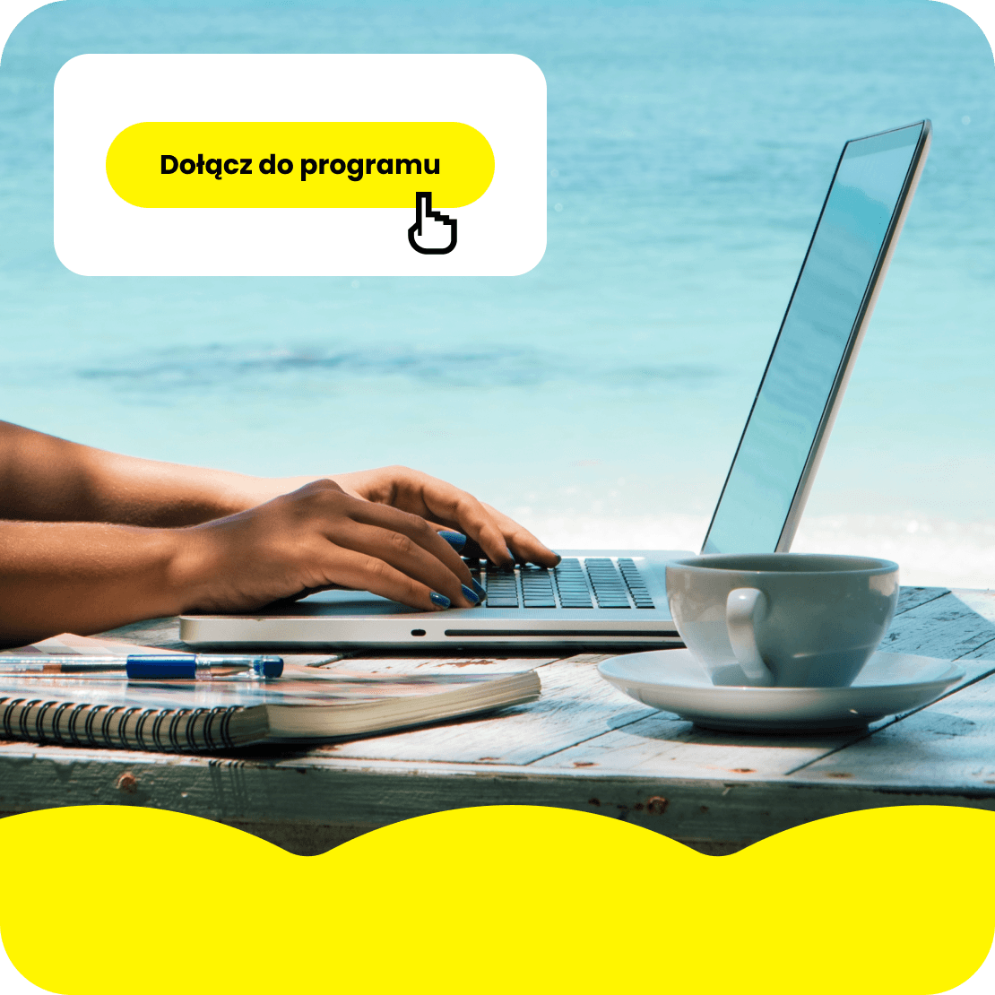 Osoba używająca laptopa