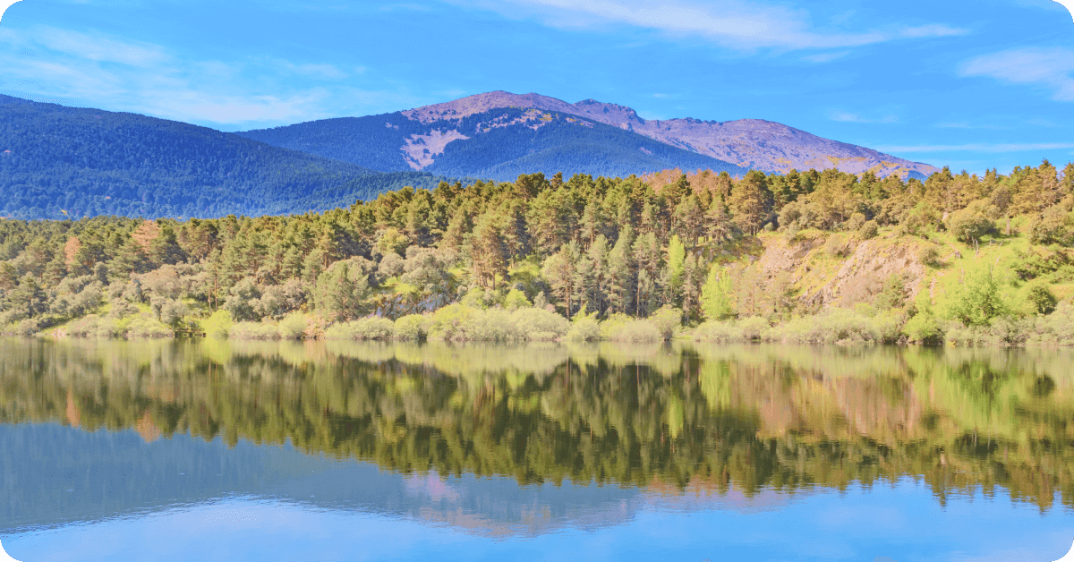 The Sierra de Guadarrama (Guadarrama mountain range).